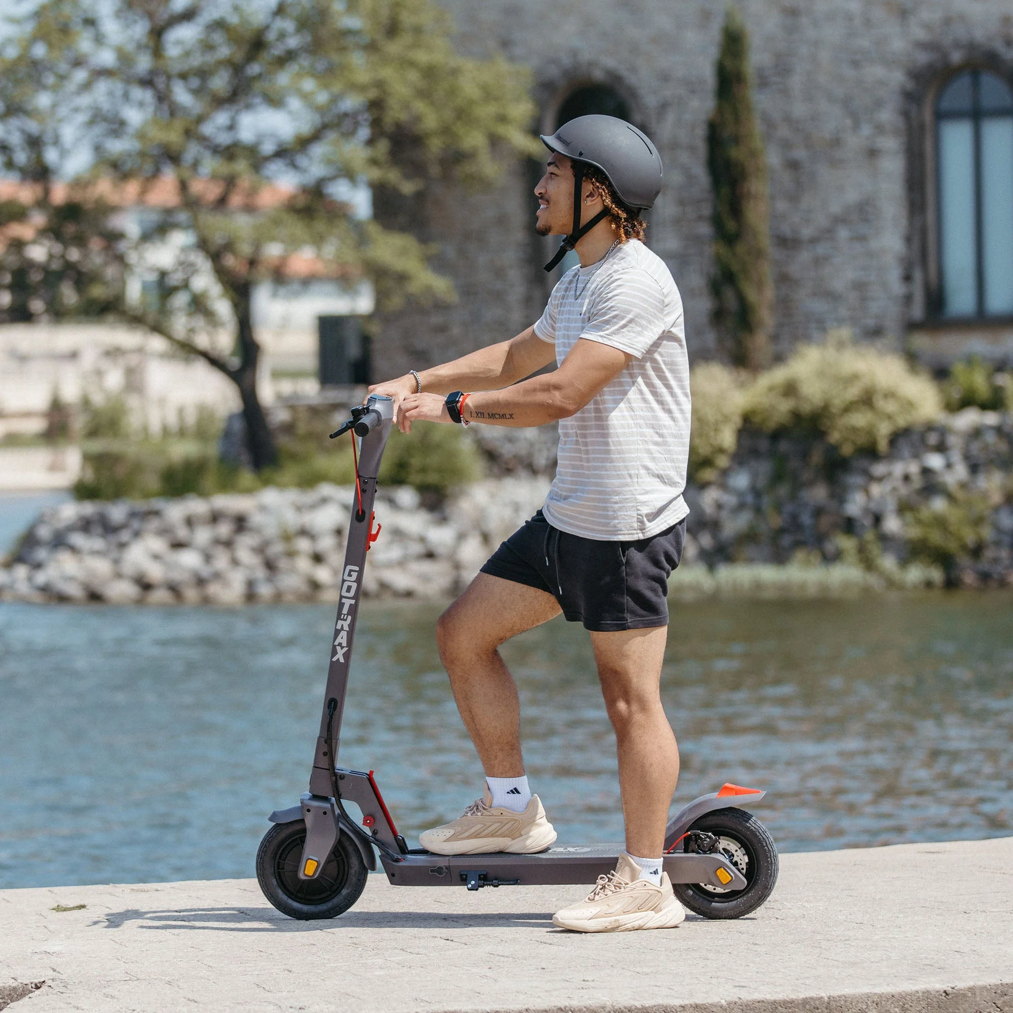 XR Pro Electric Scooter - Image 4